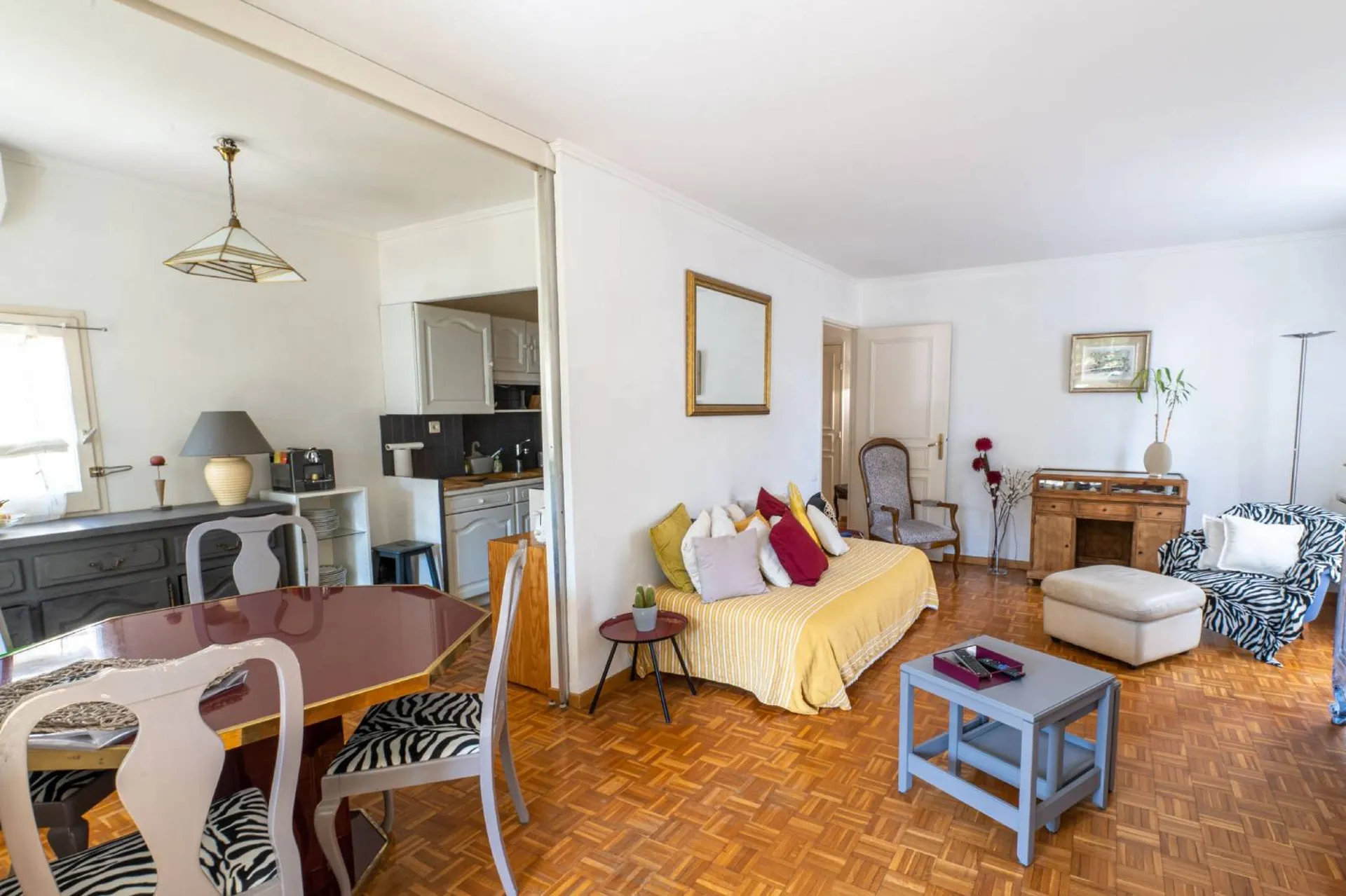 Appartement Cassis  T4 en rez-de-chaussée surélevé avec loggia dans résidence sécurisée avec parking