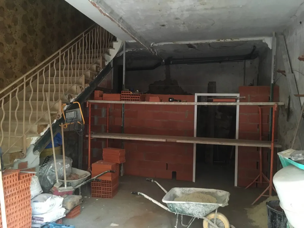 Aménagement d'un centre médical dans une maison de ville à Salon de Provence - Rez-de-chaussée en travaux 