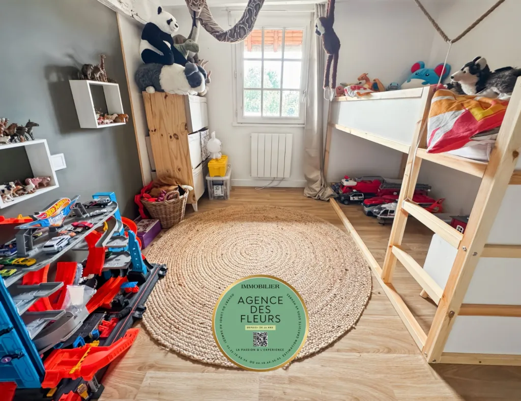 A vendre magnifique propriété de 172 m² habitables édifiée sur 781 m² de terrain sur la commune de FRENEUSE 76410