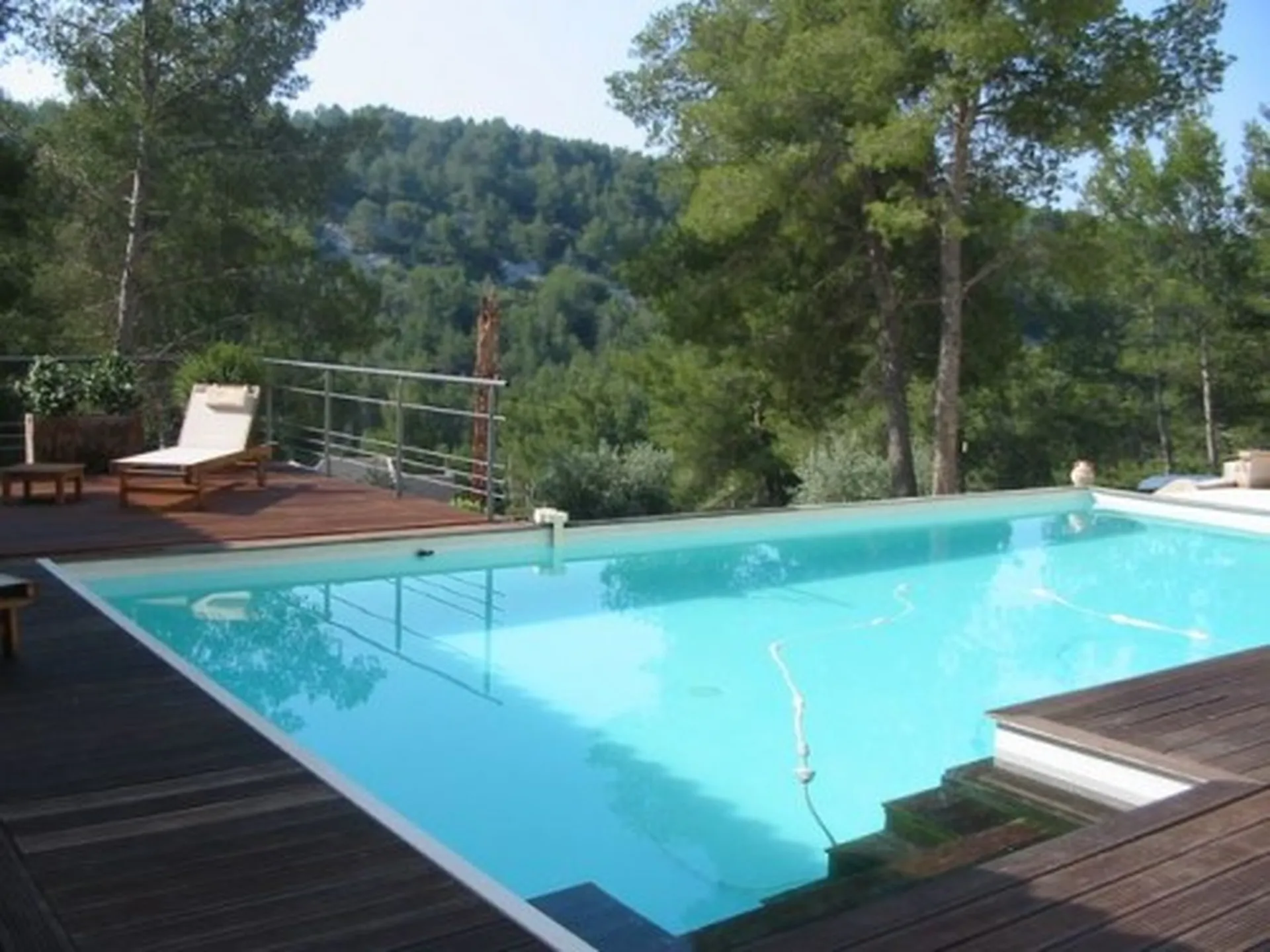 Vente villa Roquefort la Bédoule avec maison d'invités  quartier residentiel