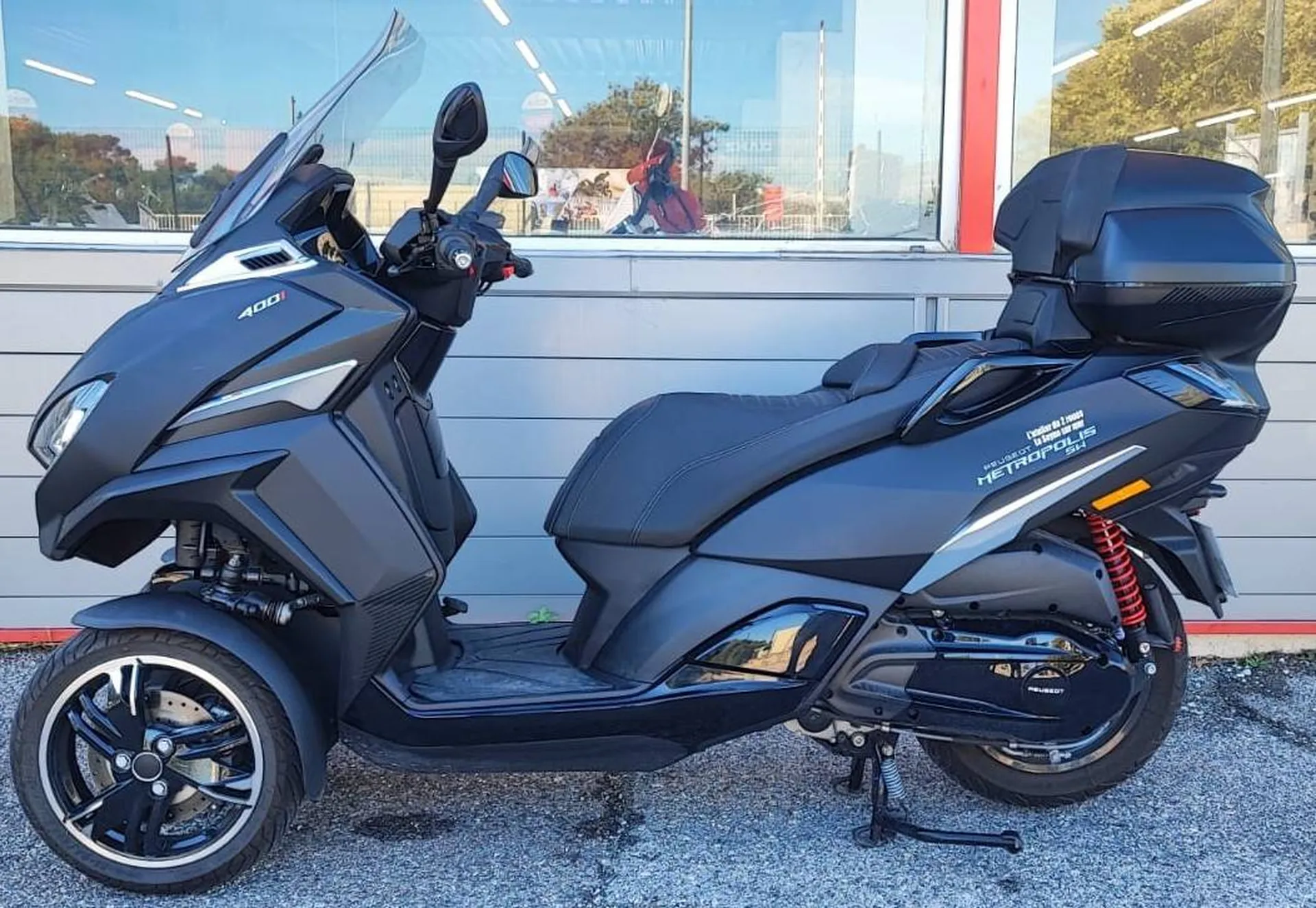 PEUGEOT METROPOLIS SW du 06/2025 avec 800 km.