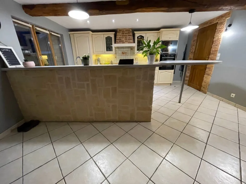 Maison rénovée avec goût de 110m², proche de toutes commodités, écoles, commerces, gare et de l'Autoroute A13