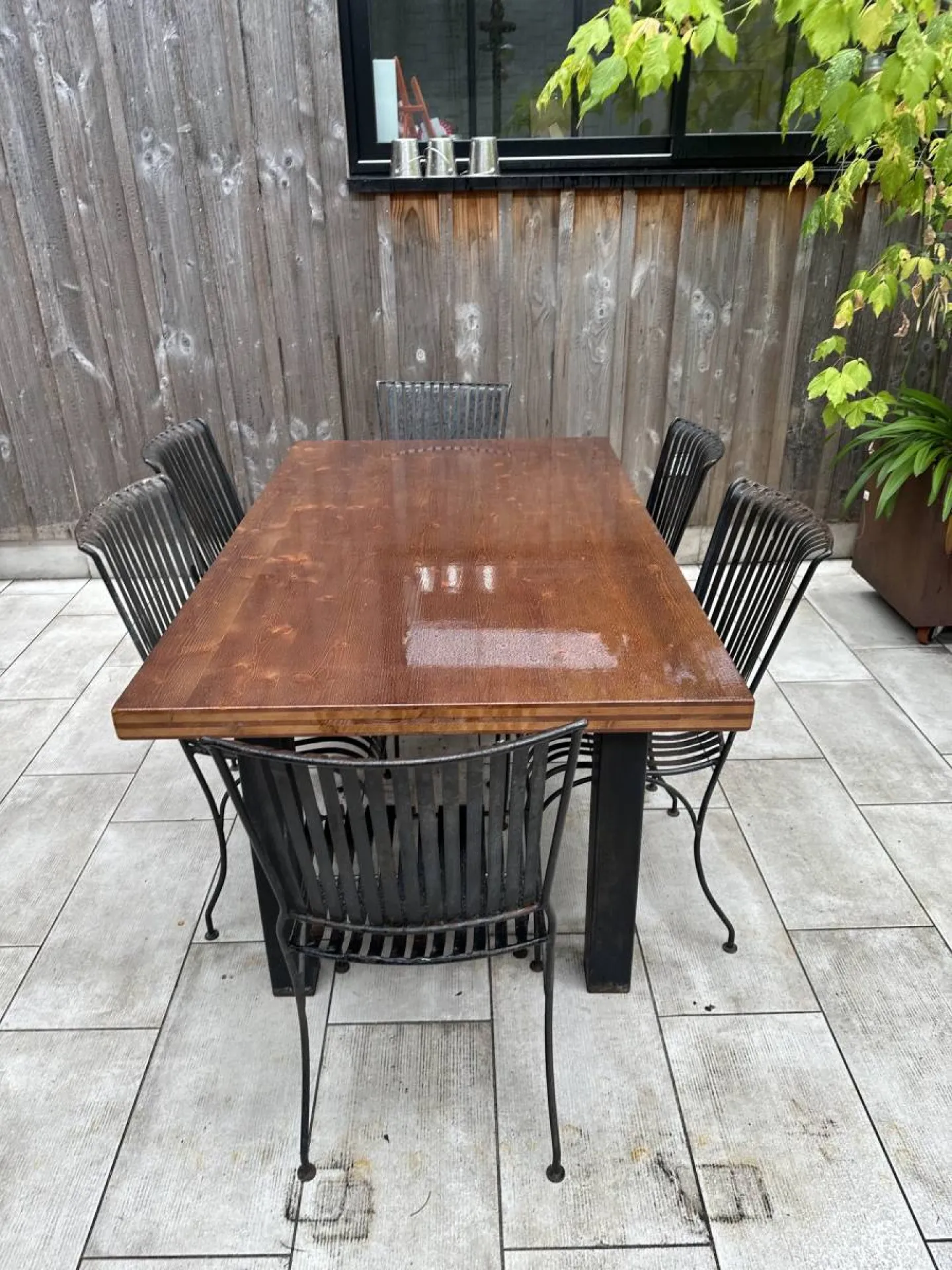 Tables sur mesure avec plateau en Épicéa vernis à Pessac