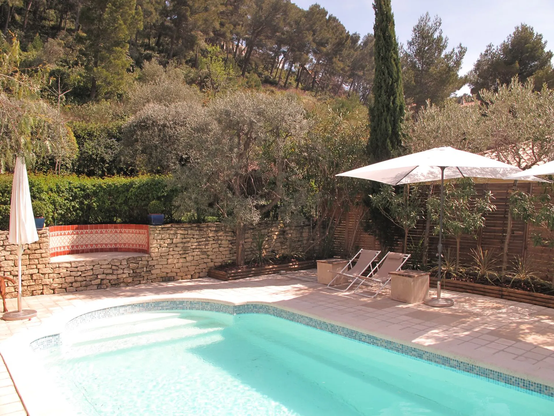 Vente très belle villa 5/6 Cassis belles prestations, piscine, garage et annexe