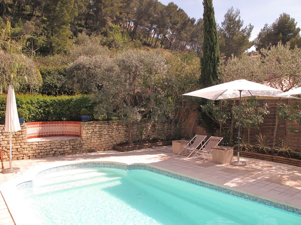 Vente très belle villa 5/6 Cassis belles prestations, piscine, garage et annexe