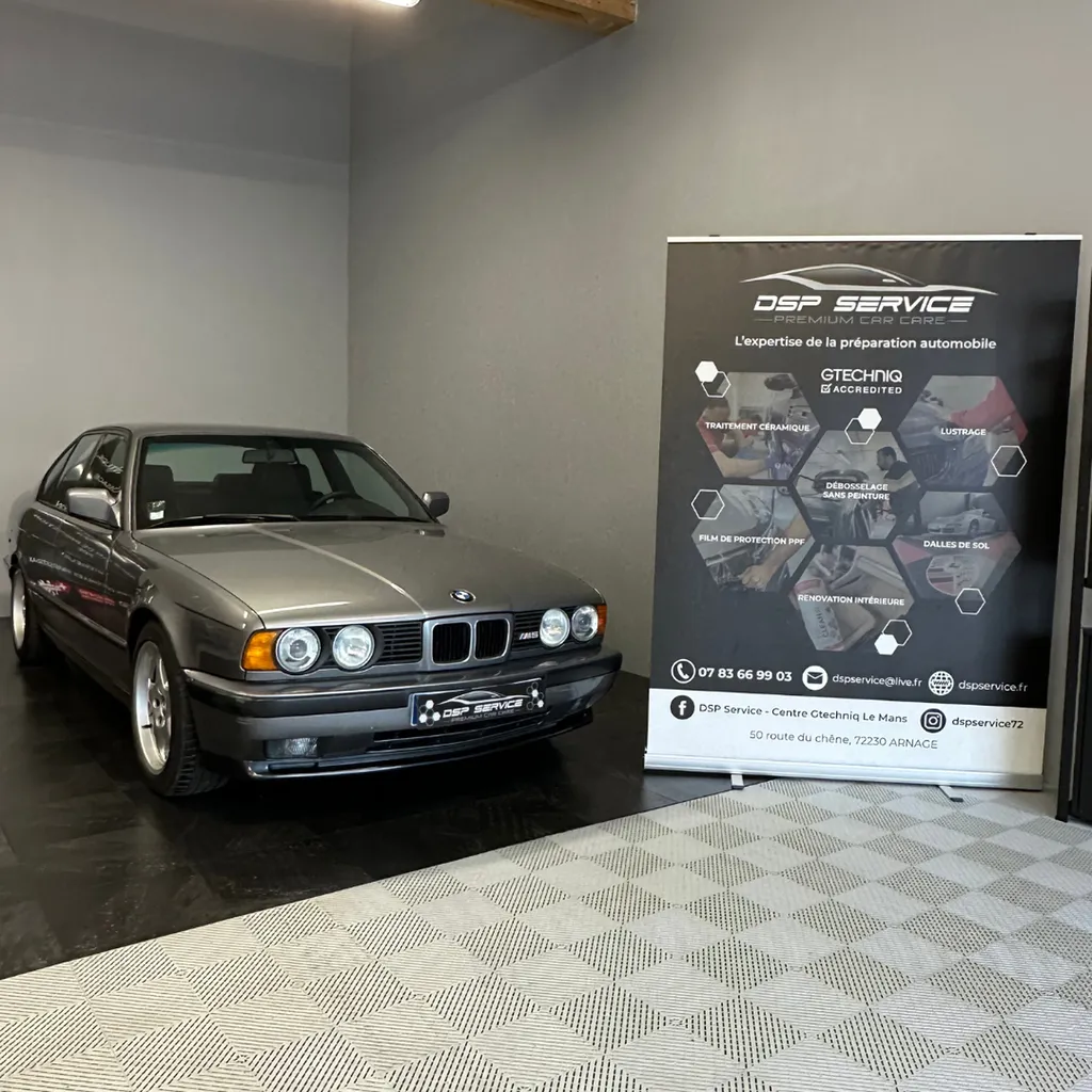 Rénovation intérieure complète et débosselage sur une BMW M5 e34 près du Mans (72)