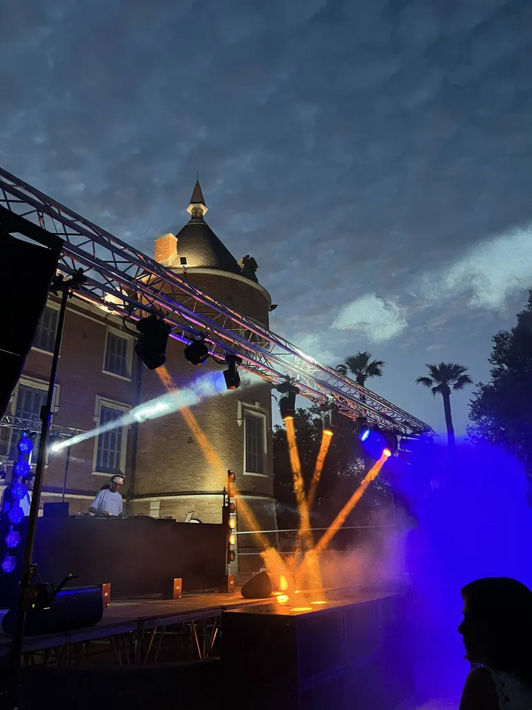 Prestation son et lumière Le Bal des Restos à Solliès-Pont VAR 83
