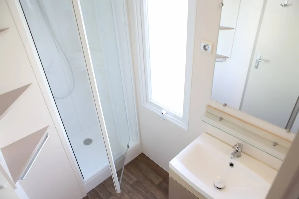 mobil home avec emplacement lit bb climatisé camping bord de mer Narbonne