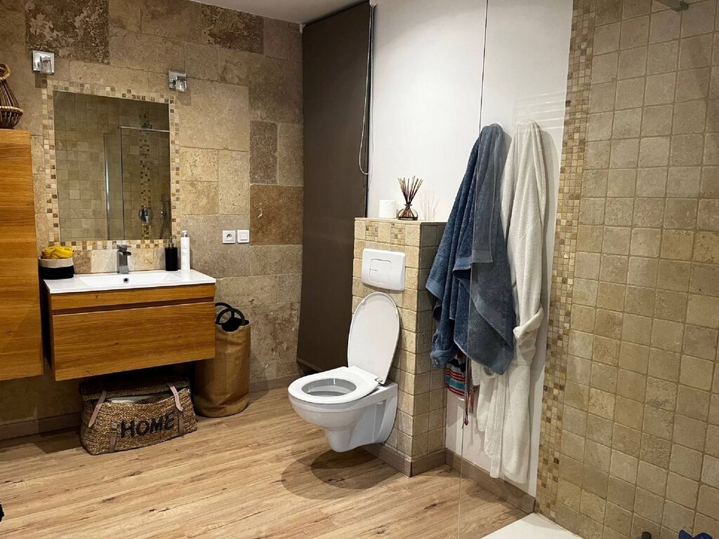 A vendre appartement T2 Cassis  avec terrasse et jardin dans résidence sécurisée avec piscine