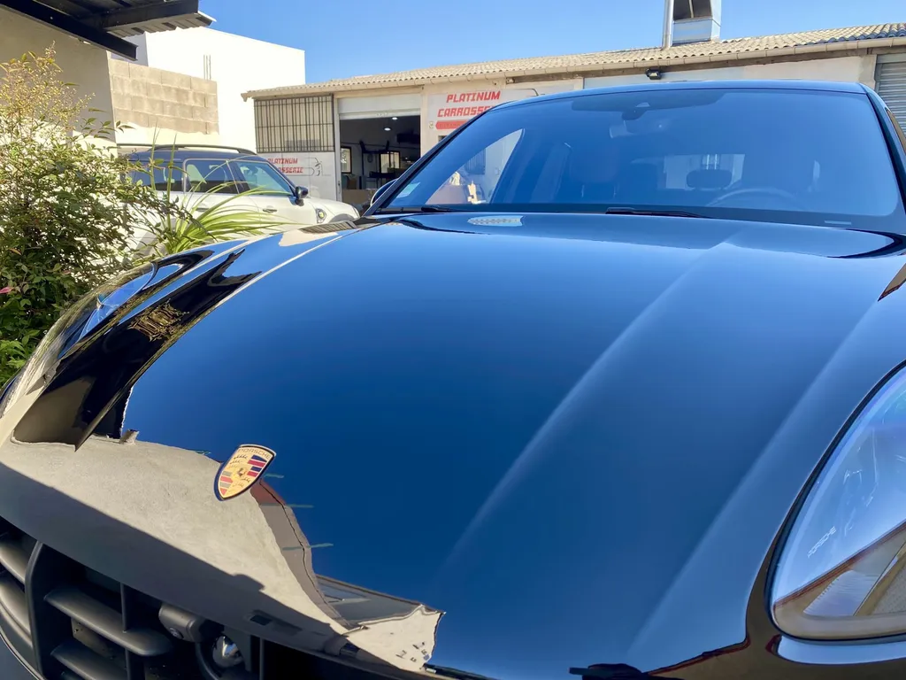 Lustrage et protection Céramique de votre Porsche ou BMW avec Platinum Carrosserie à Carnoux ! proche de cassis et aubagne