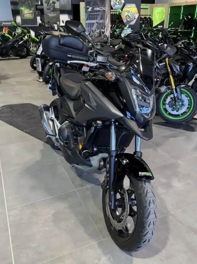 Moto Honda NC 750 X - vue de face - Kawasaki Nîmes