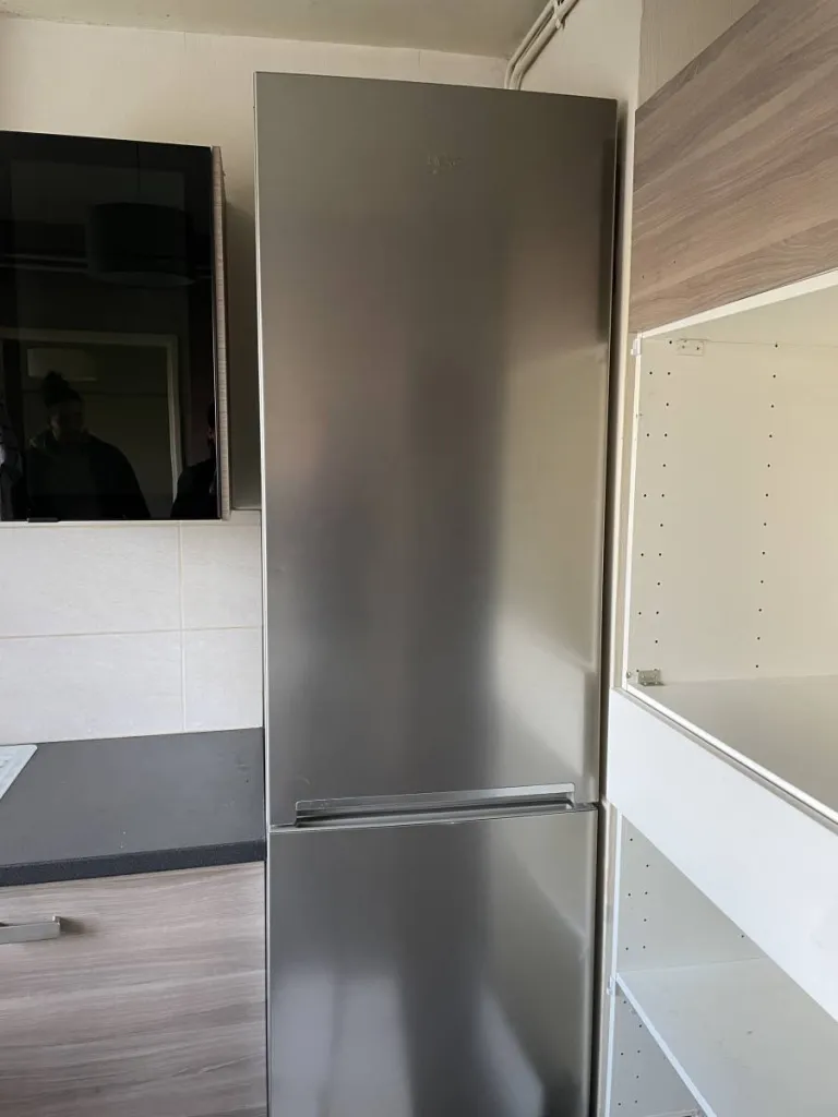 déménager un frigo dans un appartement insalubre