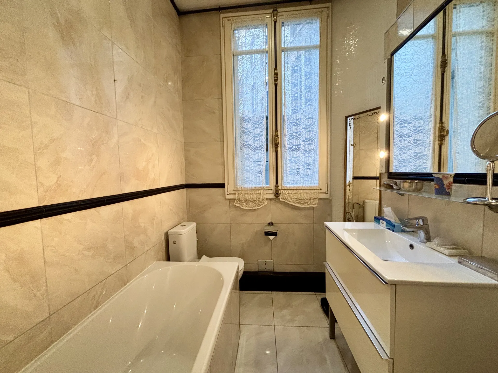 Charme de l'ancien pour ce bel appartement à Saint-Germain)en-Laye