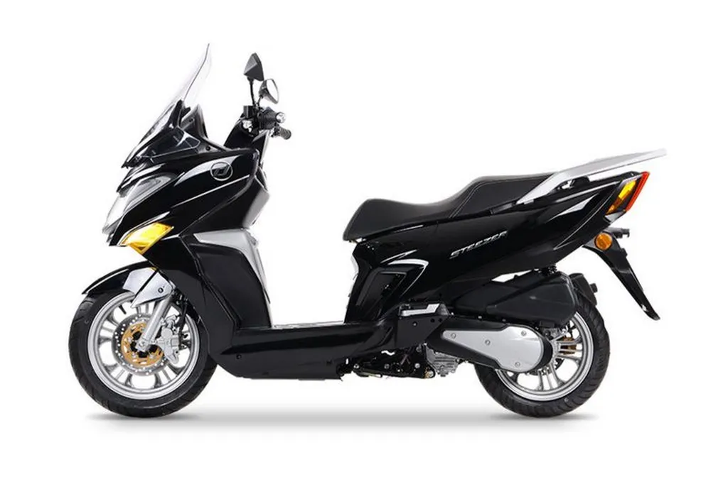 SCOOTER NEUF DAELIM STEEZER 125cc SANARY SUR MER