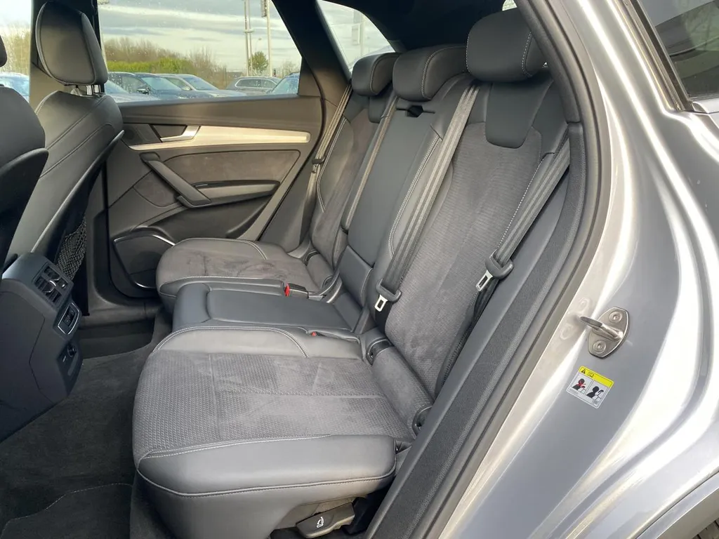 Audi Q5 d'occasion hybride à vendre proche du Havre : performance, confort et Crit'Air 1 garantis.