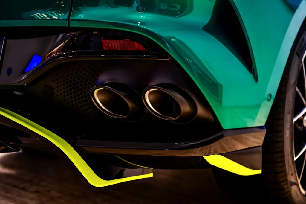 traitement céramique Lyon Aston Martin DBX 707 AMR 