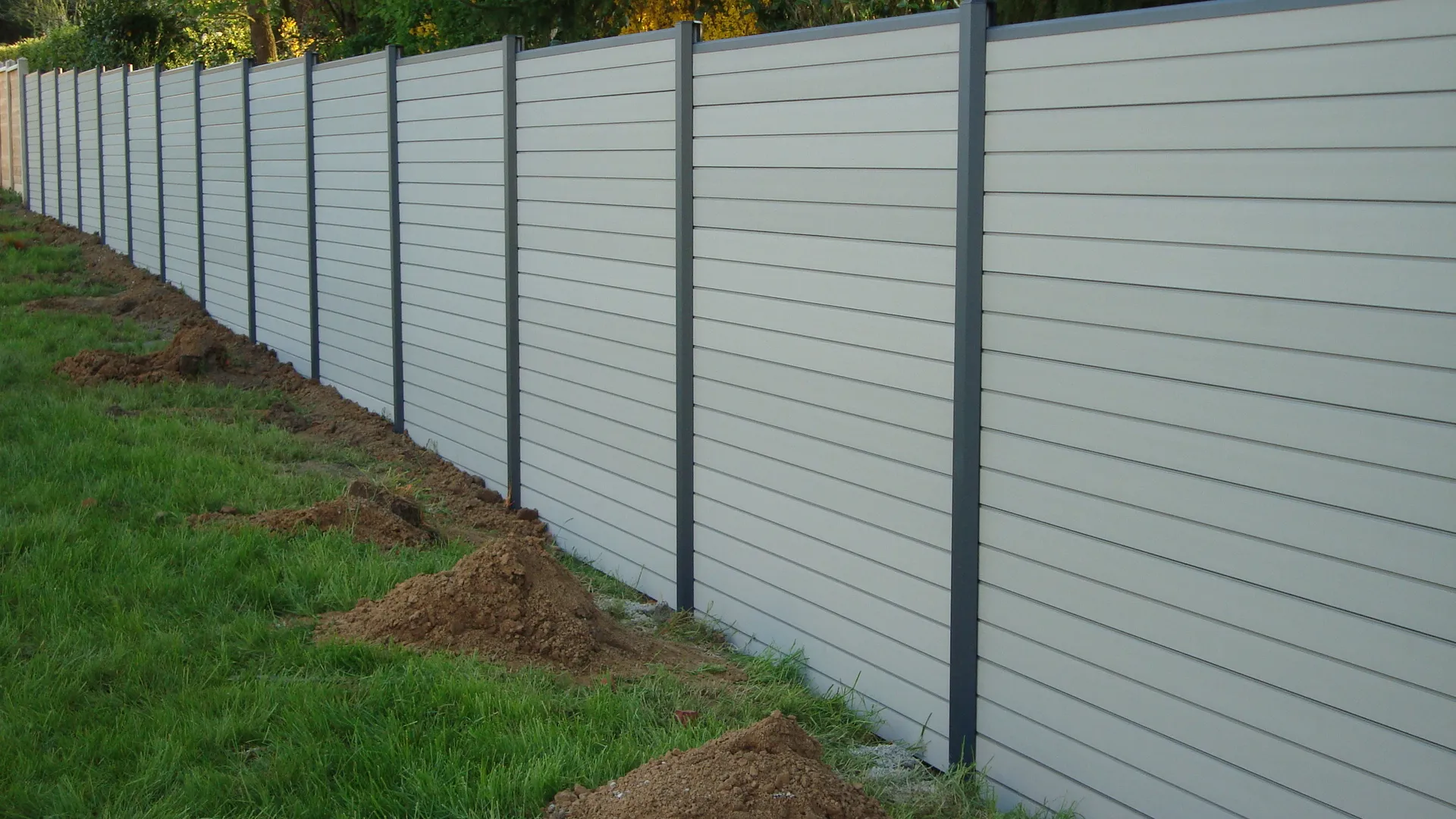 Clôture mitoyenne en matériaux composite à Pont Audemer 27