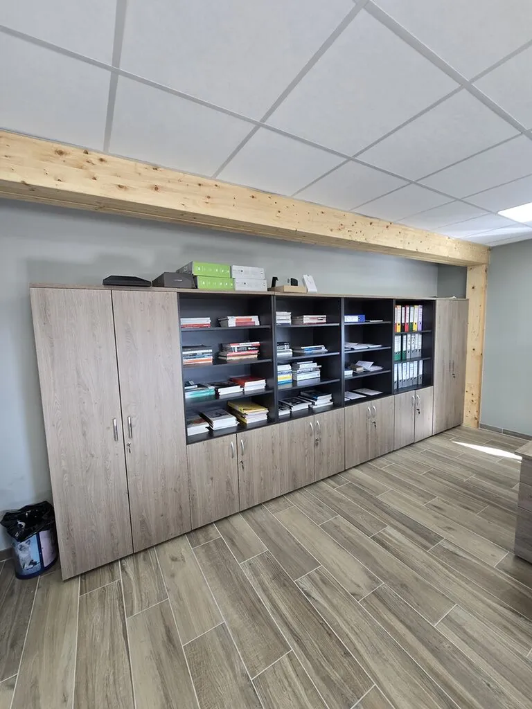 armoire haut avec bibliothèque