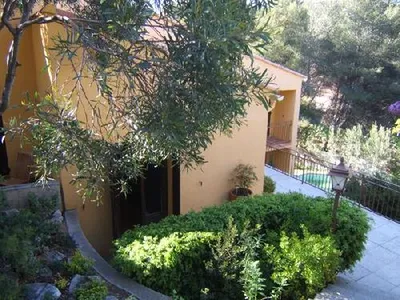 Vente villa Roquefort La Bédoule avec piscine possible deux logements