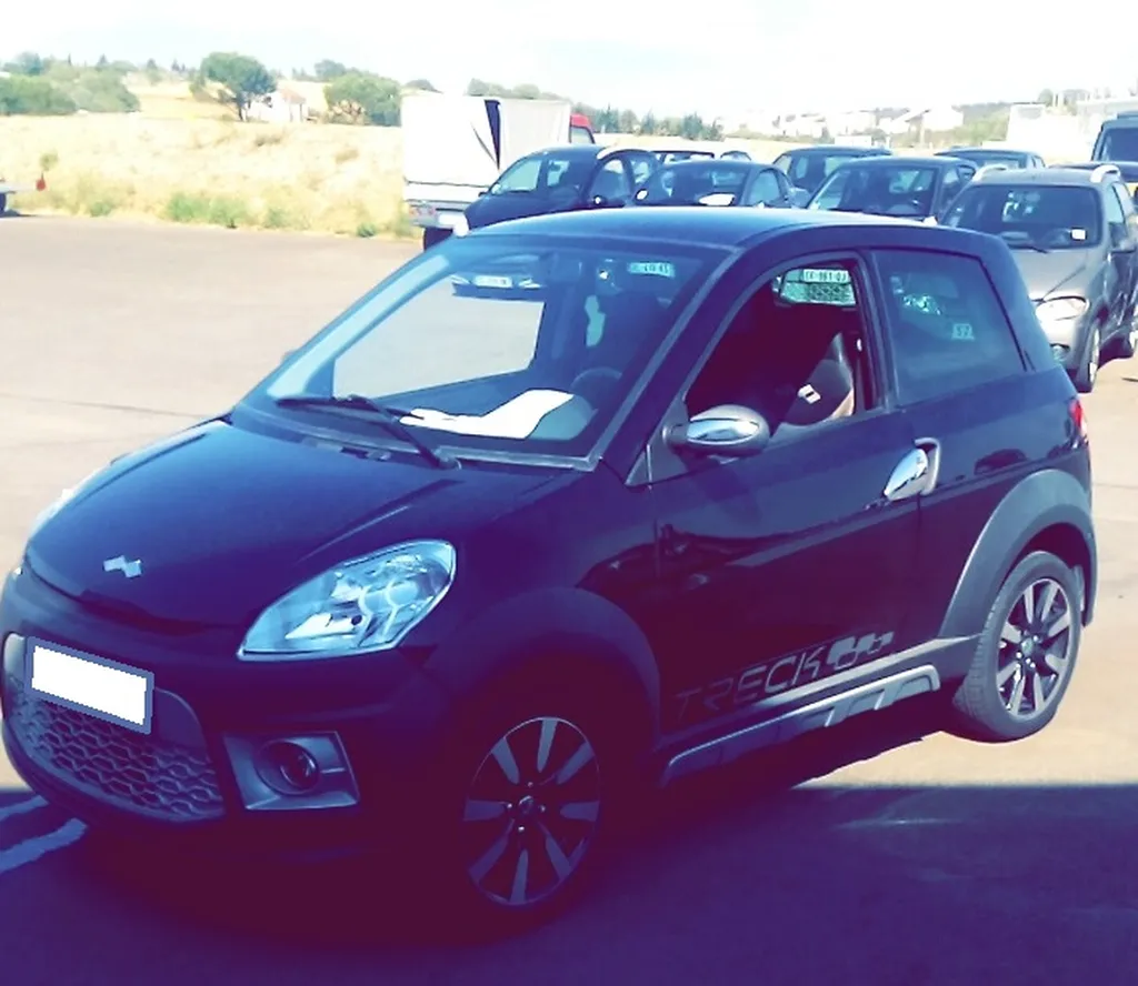 Voiture sans permis Plan de Campagne Ixo Treck DCI 