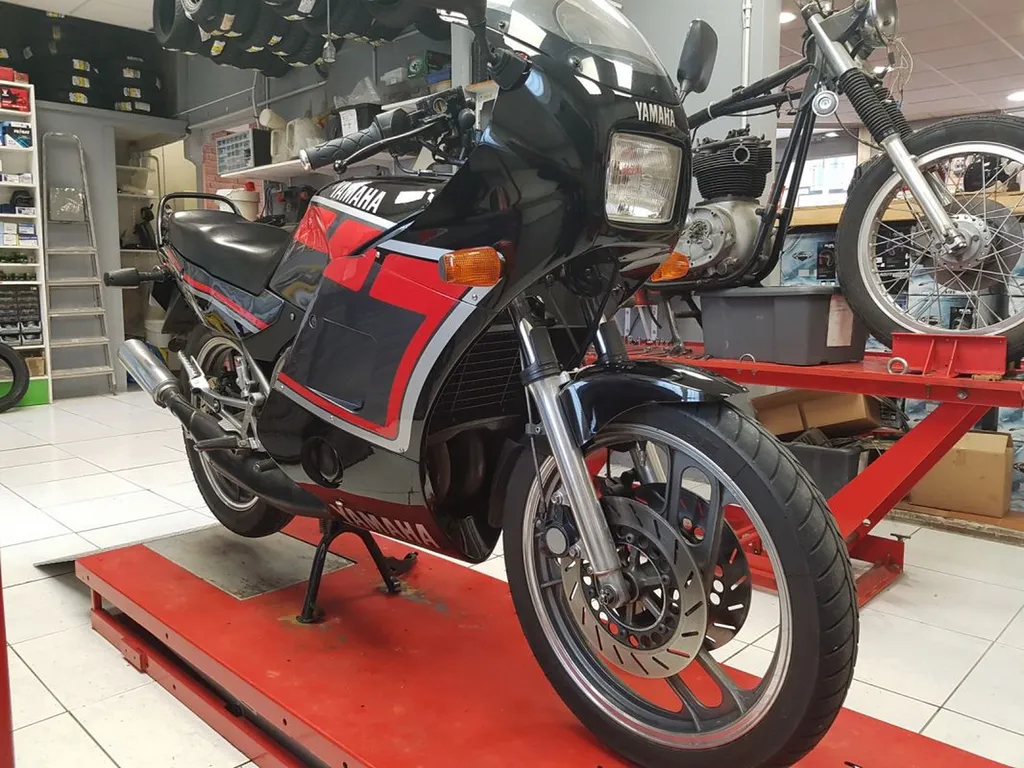 YAMAHA RDLC 350