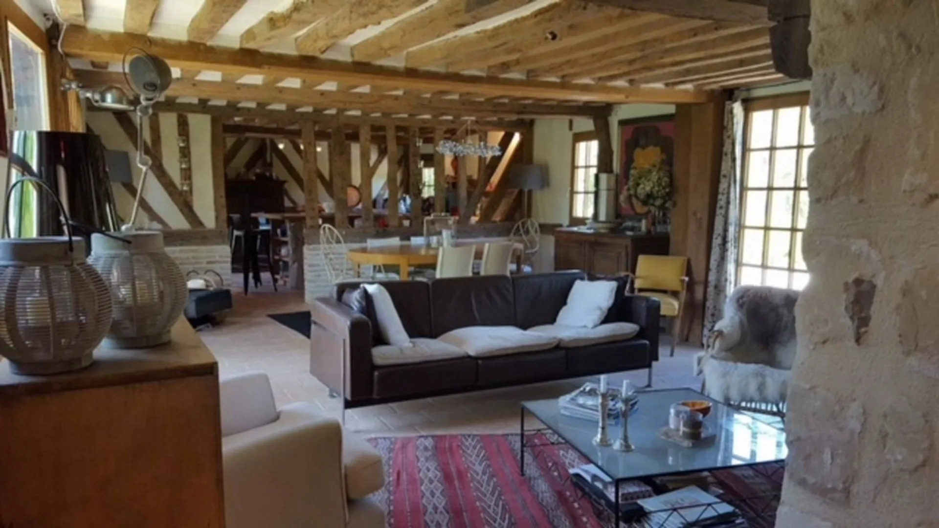 RECHERCHE PROPRIETE A COLOMBAGES PROCHE DES COMMERCES