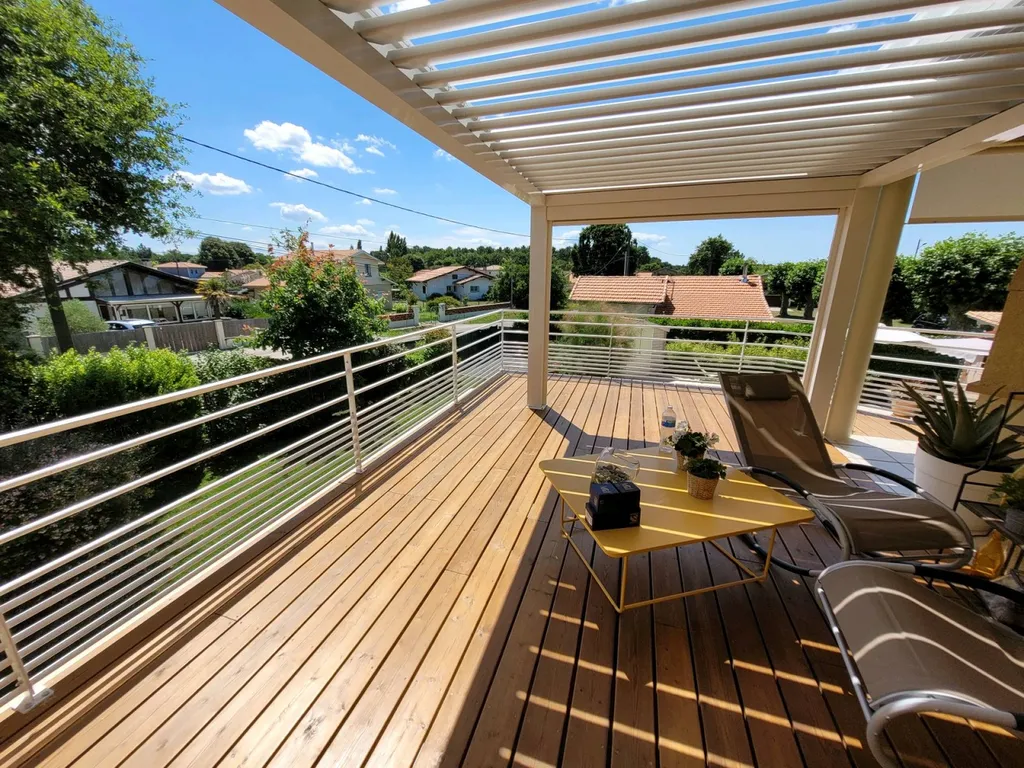 Fabrication de garde-corps sur une terrasse lège-cap-ferret 