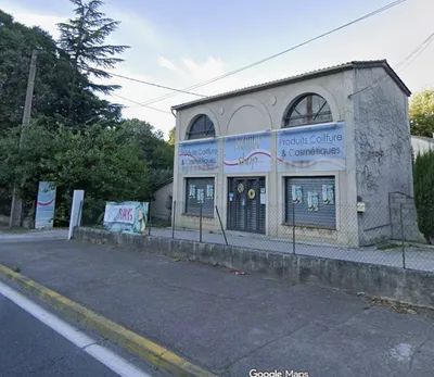 Vente aux enchères – Local commercial & équipements à Draguignan