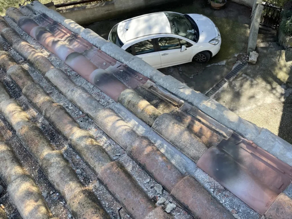 Intervention de couvreur pour une rénovation de toiture de maison sur Martigues 13500
