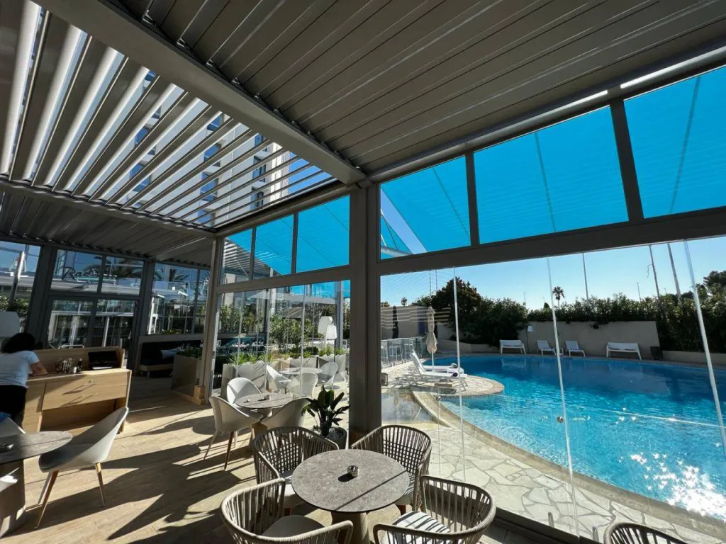 Pergola pour plage à Cannes 06