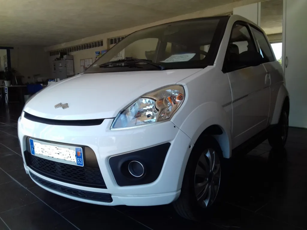 vente voiture occasion LIGIER Ixo Linea de 2011
