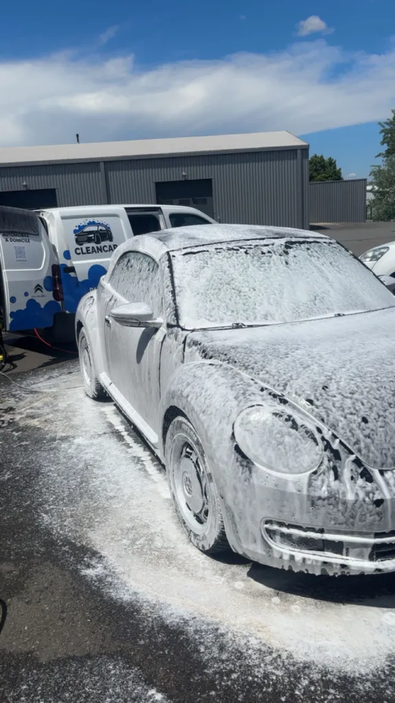 Prélavage de la carrosserie 