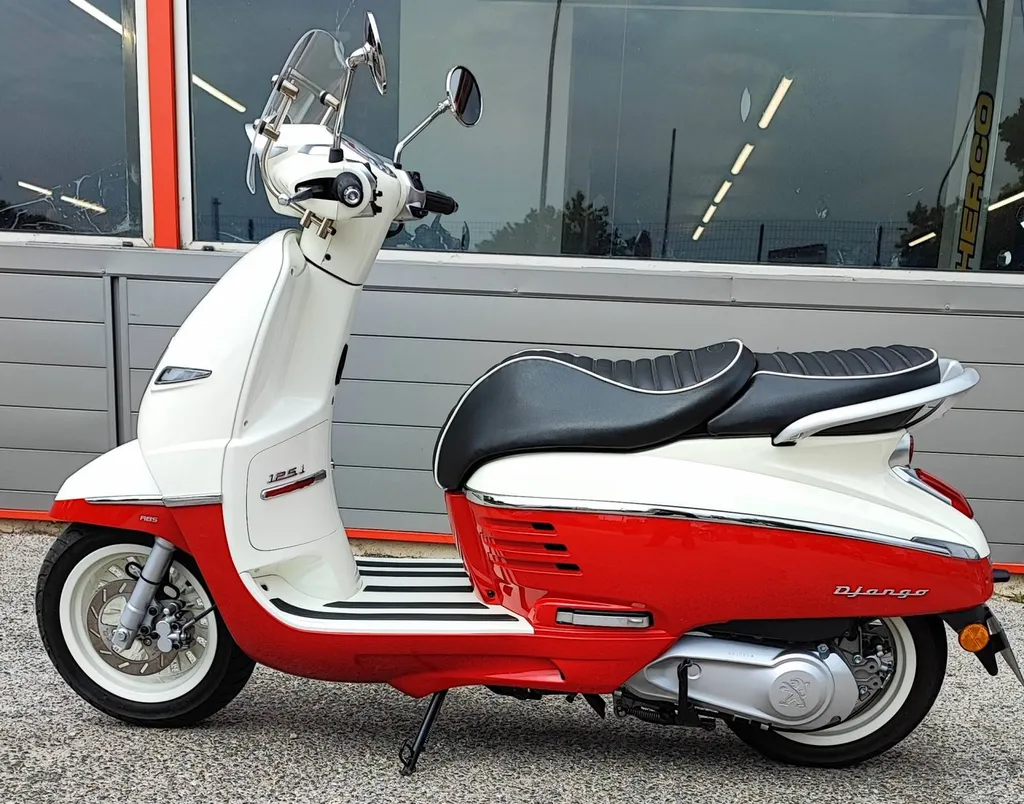  PEUGEOT DJANGO125 DU 12/2021 AVEC 1900 KM.