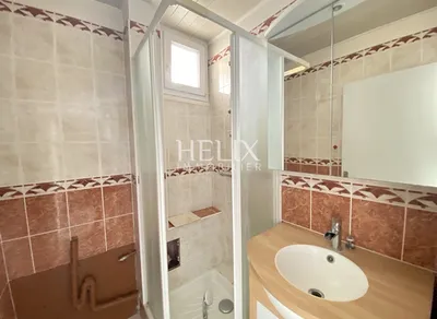 Le Pecq – Charles de Gaulle : 5 pièces traversant au dernier étage, loggia plein sud, vue dégagée