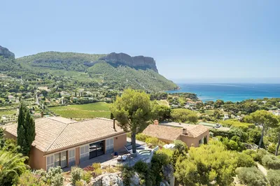 Maison moderne à Cassis - Cassis - Prestations haut de gamme bénéficiant d'un panorama exceptionnel 