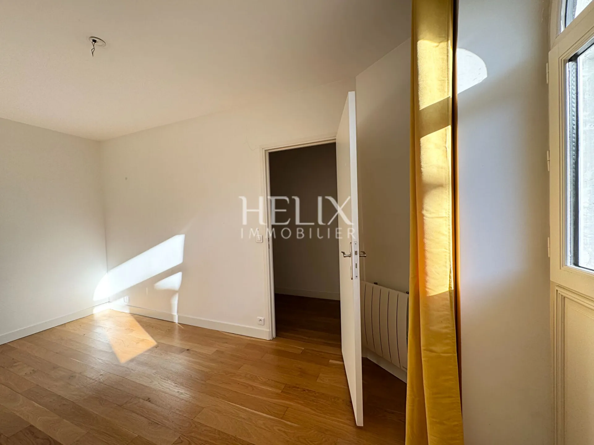 A louer bel appartement 4 pièces de 91,34 M2 avec un balcon de 6 M2 à deux pas de la place du marché, 5 minutes du RER.