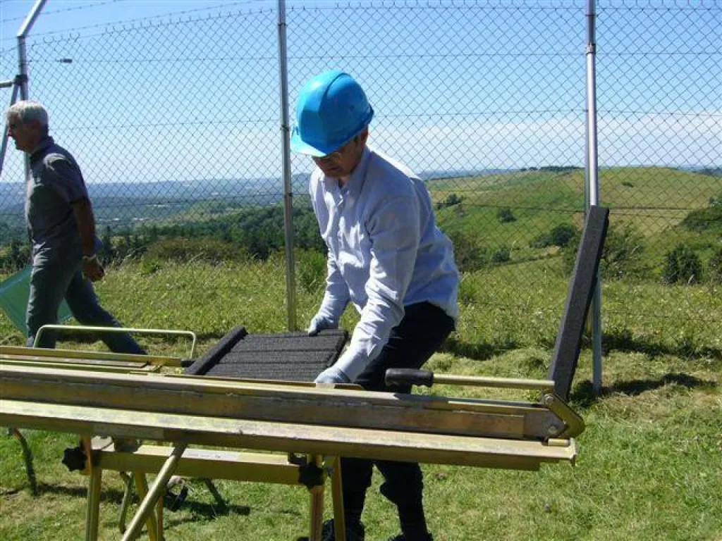 Plieuse combinée pour tuiles et ardoises métalliques GERARD, METROTILE et DECRA