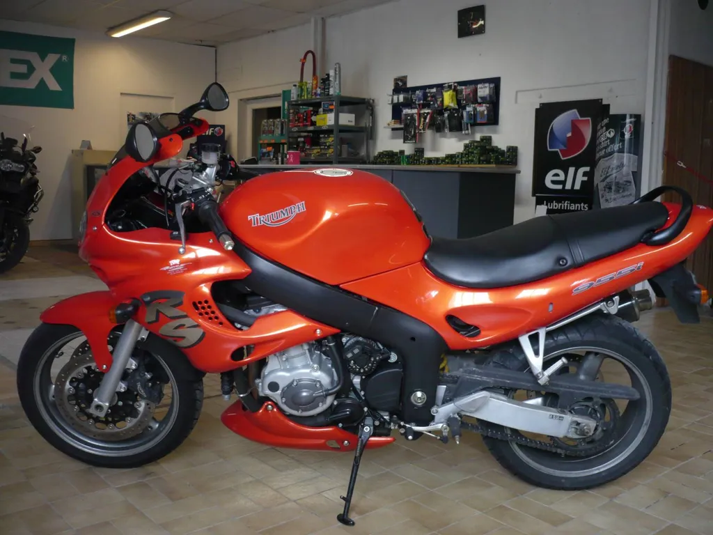 TRIUMPH SPRINT 955RS EN DEPOT VENTE