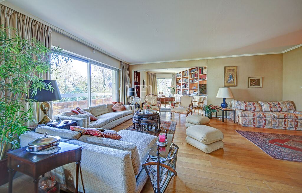 Appartement Le Vésinet 4 pièces avec un grand balcon dans une résidence de Standing