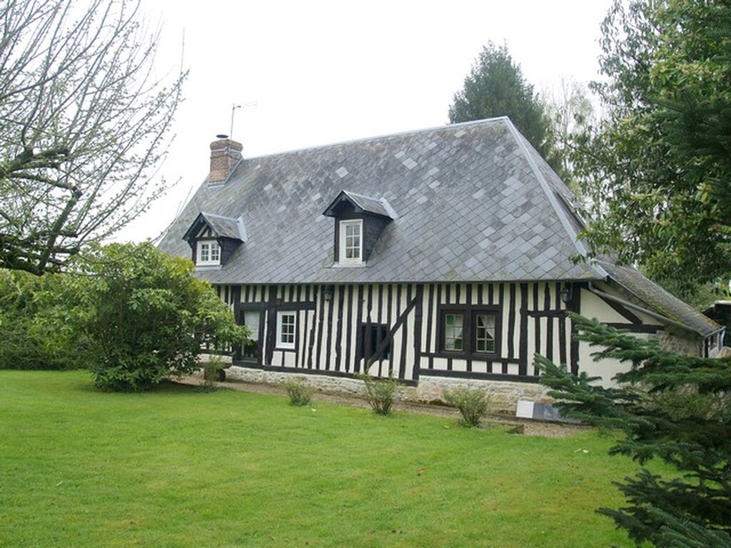 MAISON NORMANDE Entre PONT L'EVEQUE ET LISIEUX
