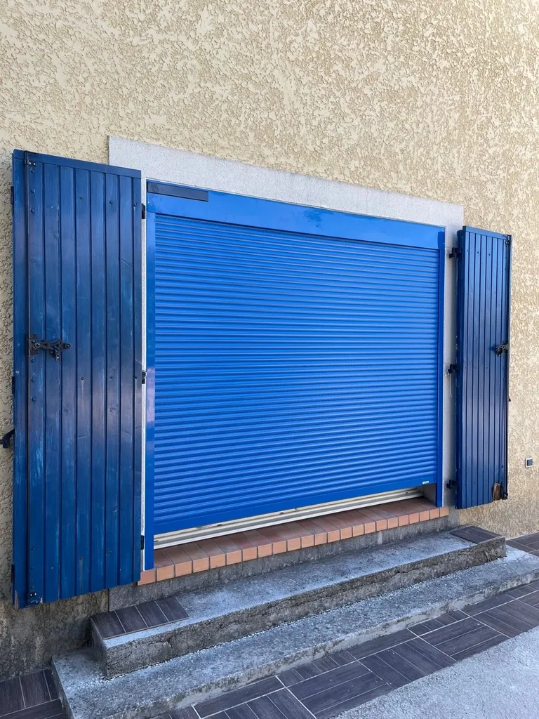 Mise en place de volet roulant Lakal Solaire sur Istres