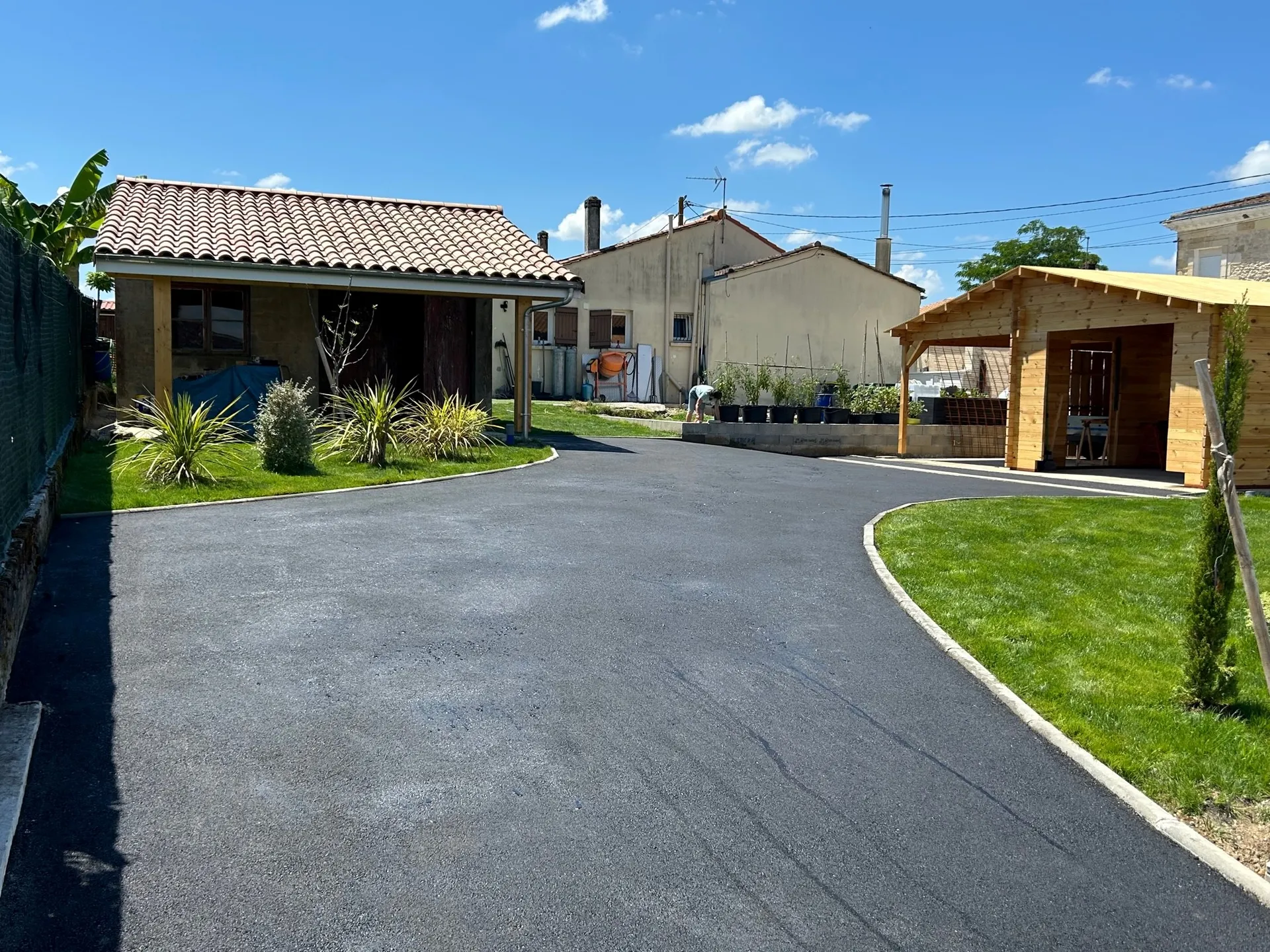 Faites appel à un spécialiste de l'enrobé en Médoc