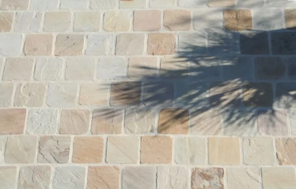 pavé multicolore beige