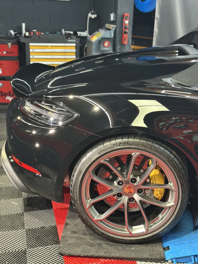 Traitement céramique by EMB DETAILING spécialiste Porsche sur Lyon 