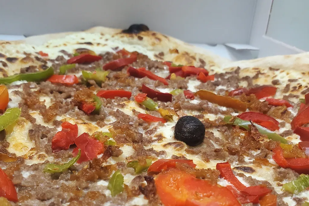Pizza Arménienne cuite au feu de bois à Salon de provence pizzeria centre ville  livraison tous quartiers  etet bel air