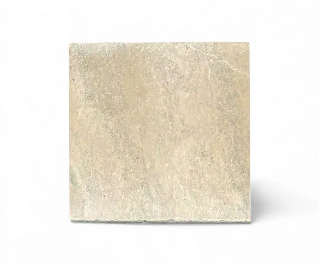 Finition martelée vieillie pierre naturelle Créa Stone pour rendu ancien authentique idéal sols terrasses murs intérieurs extérieurs projets