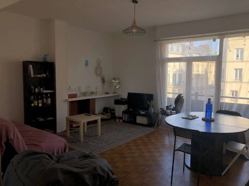 Situé au 2ème étage