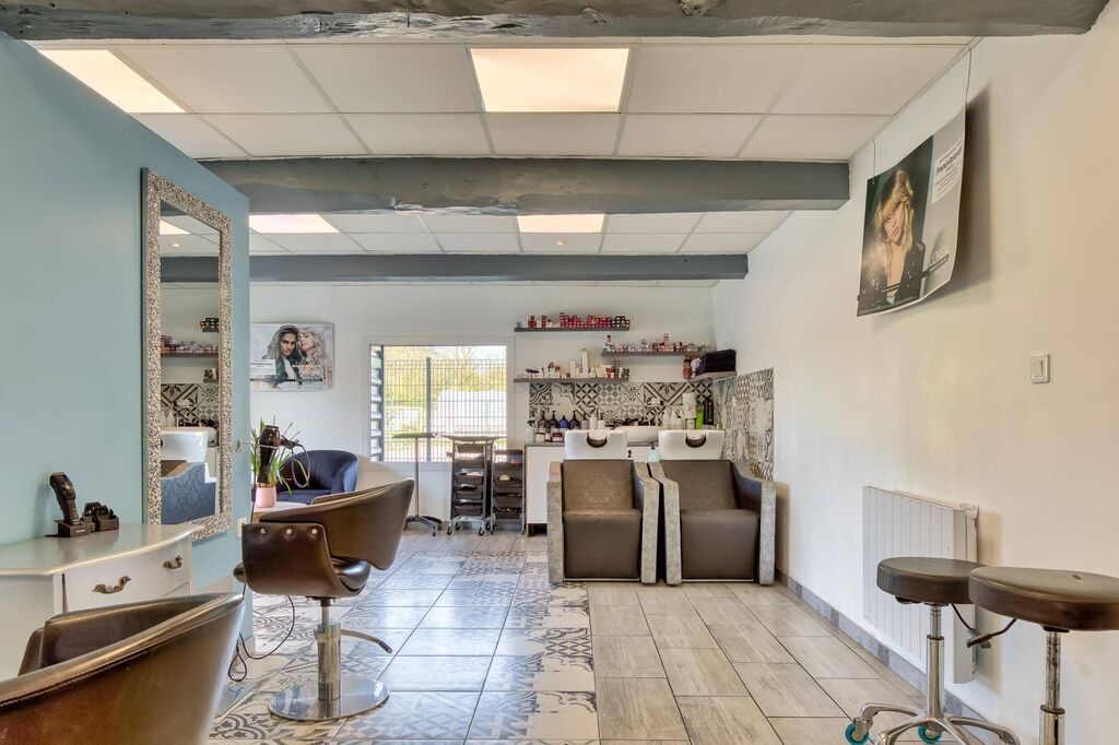 Ensemble immobilier entièrement rénové - Local commercial, Appartement, Maison – Petit-Caux