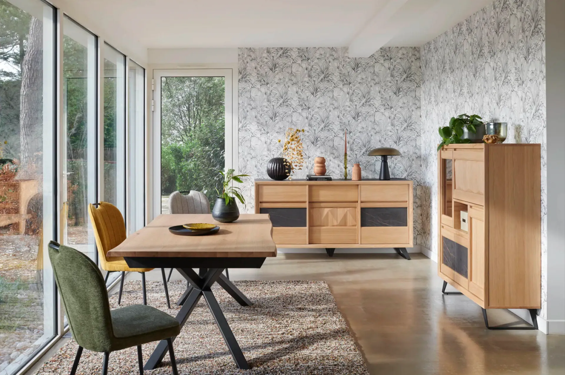 Vente d'une salle à manger complète en bois rehaussée de céramique dekton, DELTA