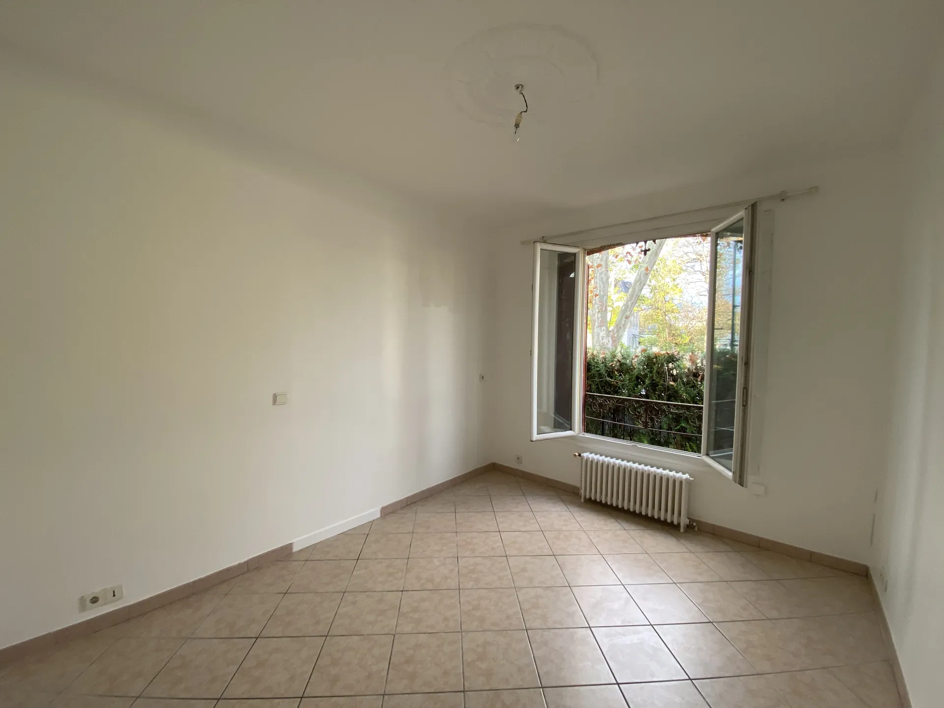 Chambre / bureau Rdc maison en location au Vesinet  par HELIX immobilier